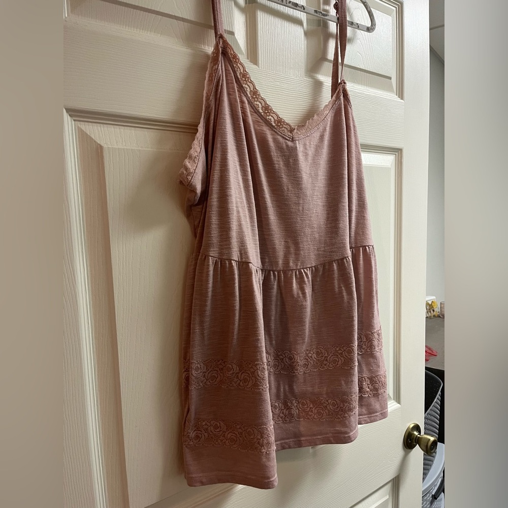 Blush colored lace tank top 💗